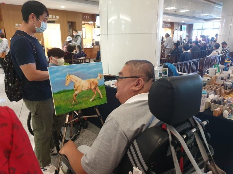 藝點亮身障油畫培訓班聯展 – 畫話生命 你我共繪彩色未來
