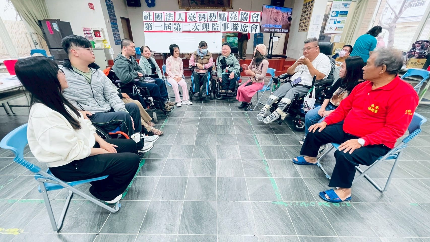 LINE_ALBUM_2025110期末餐會_202626期末餐會_260208_26